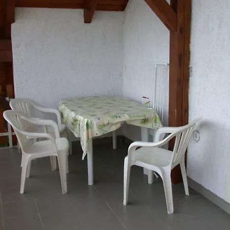 Apartman In Balatonmariafurdo/balaton 19390 *